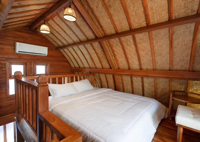 Villa Luh Adi 1, Modern Balinese Wooden House Close To And Some Beaches