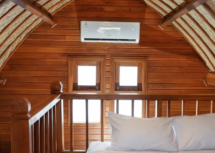 Luh Adi 1, Modern Balinese Wooden House Close To And Some Beaches *